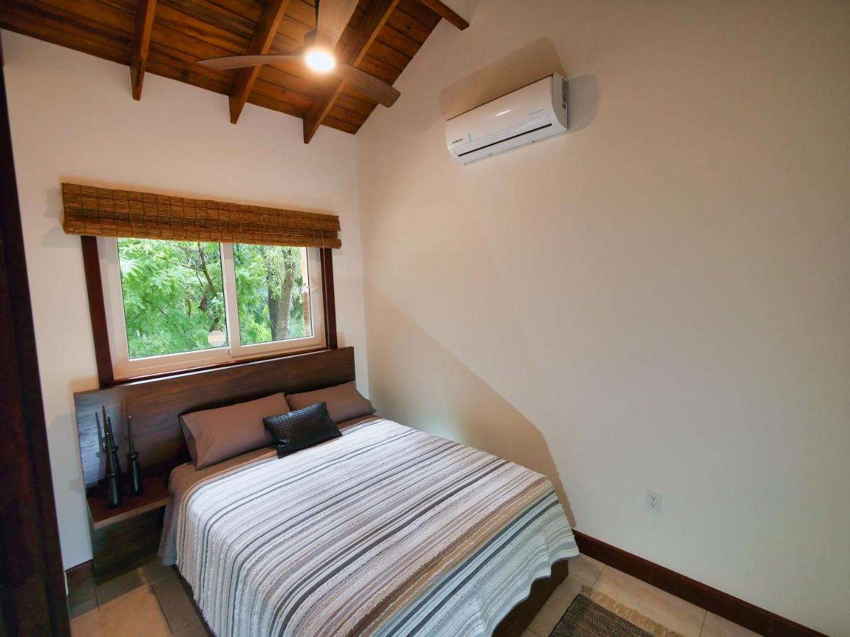 Relax At This Hillside Retreat That Overlooks The Lush Forest And The Caribbean, West End Exterior foto