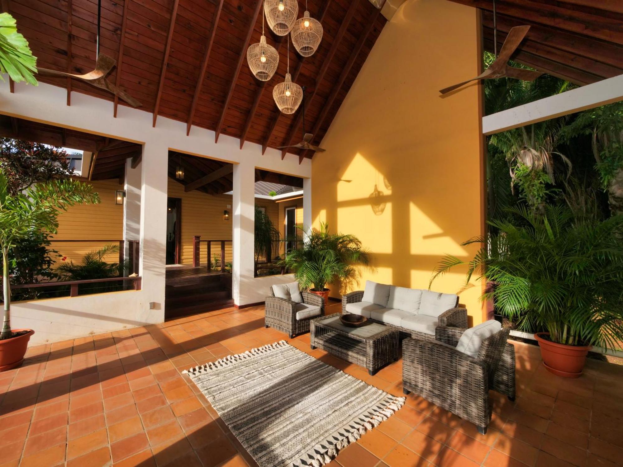 Relax At This Hillside Retreat That Overlooks The Lush Forest And The Caribbean, West End Exterior foto