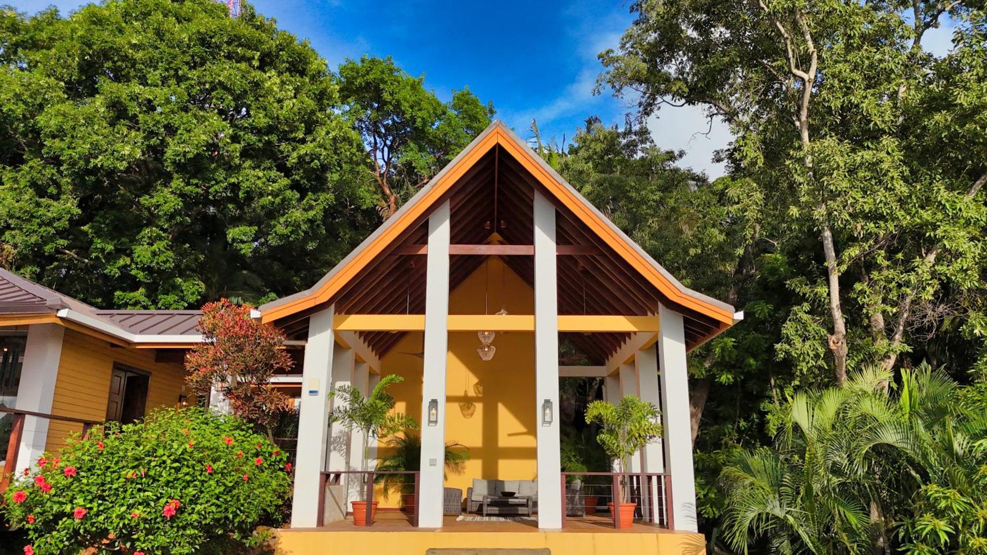 Relax At This Hillside Retreat That Overlooks The Lush Forest And The Caribbean, West End Exterior foto